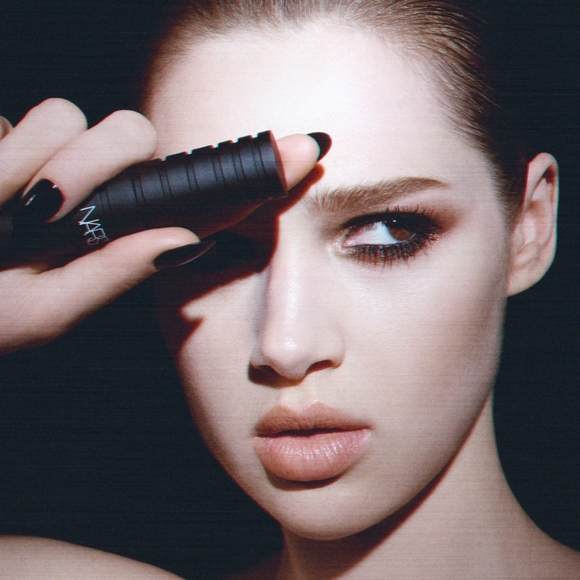 NARS CLIMAX EXTREME INSTANT VOLUME MASCARA. - Picture 10 of 13